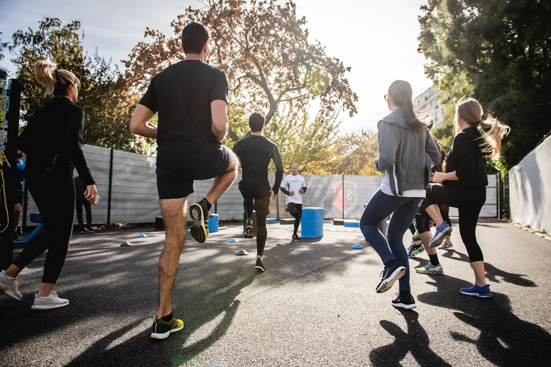 HIIT 高強度間歇訓練動作示意 — 減脂運動選擇